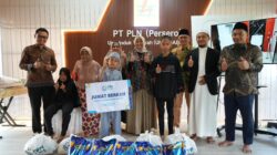 Momen HLN ke 80, YBM PLN Babel Hadirkan Kebahagiaan Bagikan 1.000 Paket Sembako