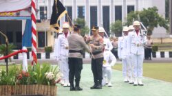 Terima Pataka Dari Irjen Pol Hendro, Irjen Pol Viktor Resmi Pimpin Polda Babel