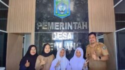 Dua Siswi SMKN 2 Koba Magang di Kantor Desa Perlang