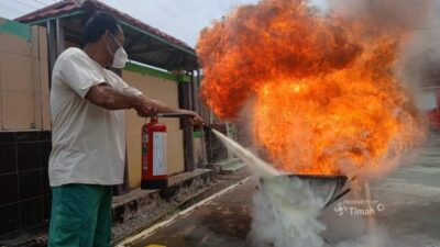 PT TIMAH Tbk Gelar Pelatihan Tanggap Bencana Bersama Pemerintah Desa Air Putih