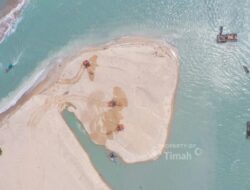 PT TIMAH Tbk Lakukan Pengerukan Muara Air Kantung, Nelayan Berharap Akses Keluar Masuk Kapal Bisa Lancar