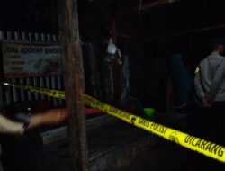 Polisi Pasang Garis Polisi di Ruko Daging yang Terbakar di Pasar Toboali