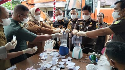 Kejari Basel Tuntaskan Pemusnahan Barang Bukti Periode Mei-November, Senpi Rakitan, Sabu hingga Ekstasi Dihancurkan
