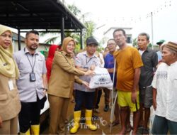PT TIMAH Tbk Distribusikan Bantuan Pangan untuk Masyarakat Terdampak Banjir Rob di Kabupaten Bangka, Bangka Barat dan Kota Pangkalpinang