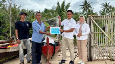 PT TIMAH Tbk Berikan Bantuan Alat Tangkap, Perkuat Produktivitas Nelayan Tradisional Desa Kundur