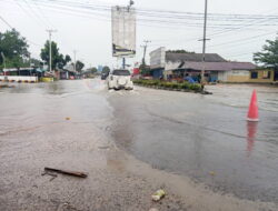 Banjir Rob Rendam Depan SPBU Berok, Genangan Air Capai 30 Sentimeter