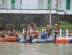 Tingkatkan Kesiapsiagaan Bencana, Polda Babel Bersama Basarnas Pangkalpinang Gelar Latihan SAR Gabungan di Bhaypark