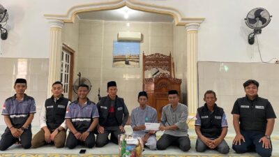 Ramadan Penuh Cinta, 17 Marbot di Pesisir Tanjung Ketapang Dapat Parsel dari Tim Baher