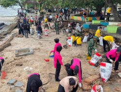 Polres Basel bersama Lintas Instansi Kompak Gelar Aksi Bersih Nasional, Pantai Nek Aji Toboali Jadi Sasaran