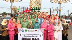 TP PKK Basel Bersama Organisasi Wanita Kompak Berbagi Takjil di Bulan Ramadan