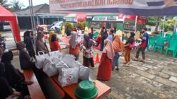 Bupati Algafry dan Kades Perlang Salurkan 150 Paket Sembako untuk Lansia hingga Guru Ngaji