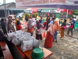 Bupati Algafry dan Kades Perlang Salurkan 150 Paket Sembako untuk Lansia hingga Guru Ngaji