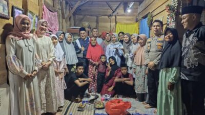 Bupati Riza Herdavid Hadirkan Senyum Ramadan untuk Keluarga Ibu Painem